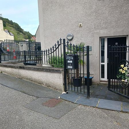 Bodlondeb Castle Bed & Breakfast { Central Llandudno} Exterior photo